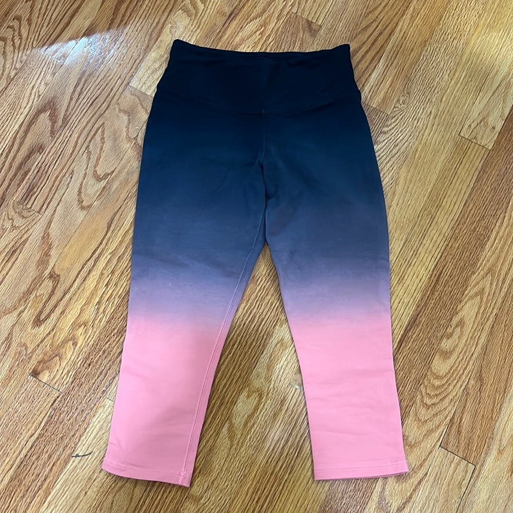 Nike tie dye cropped leggings. Women’s XS. Never worn. Great colors!